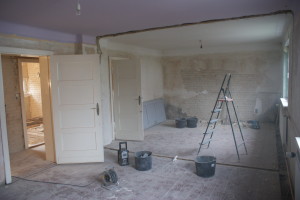 Auf der anderen Seite kann man auf diesem Bild noch vom Schlafzimmer in das zukünftige Kinderzimmer schauen...